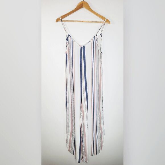 EN CREME Relaxed Cropped Striped Jumpsuit Size M Culotte Spaghetti Strap V Neck - Picture 3 of 11